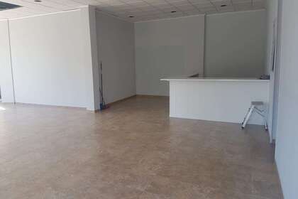 Commercial premise for sale in Campillo, Aguadulce, Almería. 
